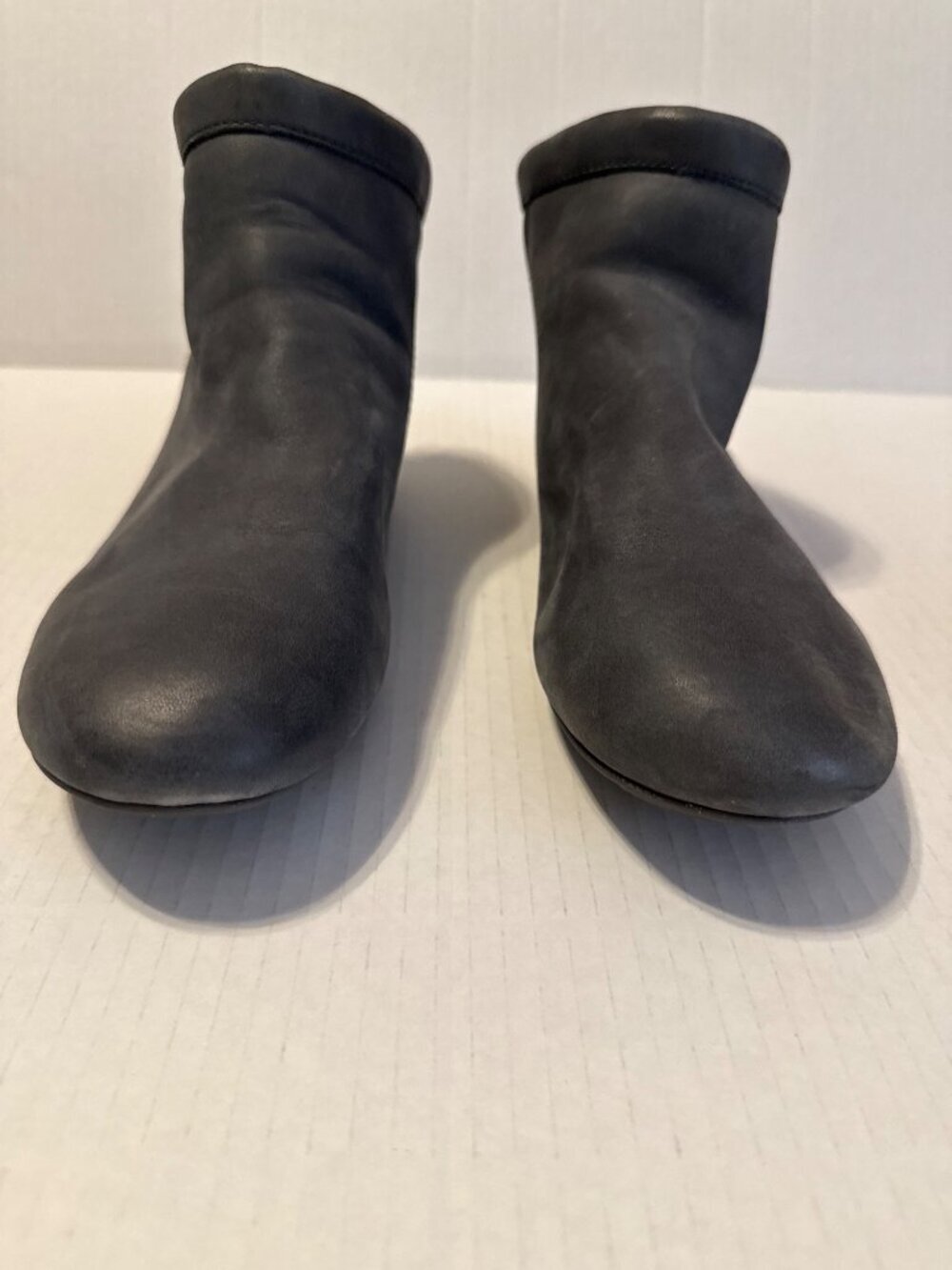 Born Women's Nuku Blue Grey Nubuck Flat Ankle Boots Size 8